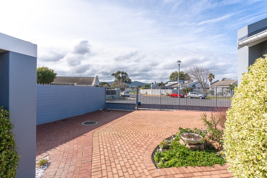 4 Bedroom Property for Sale in Edgemead Western Cape